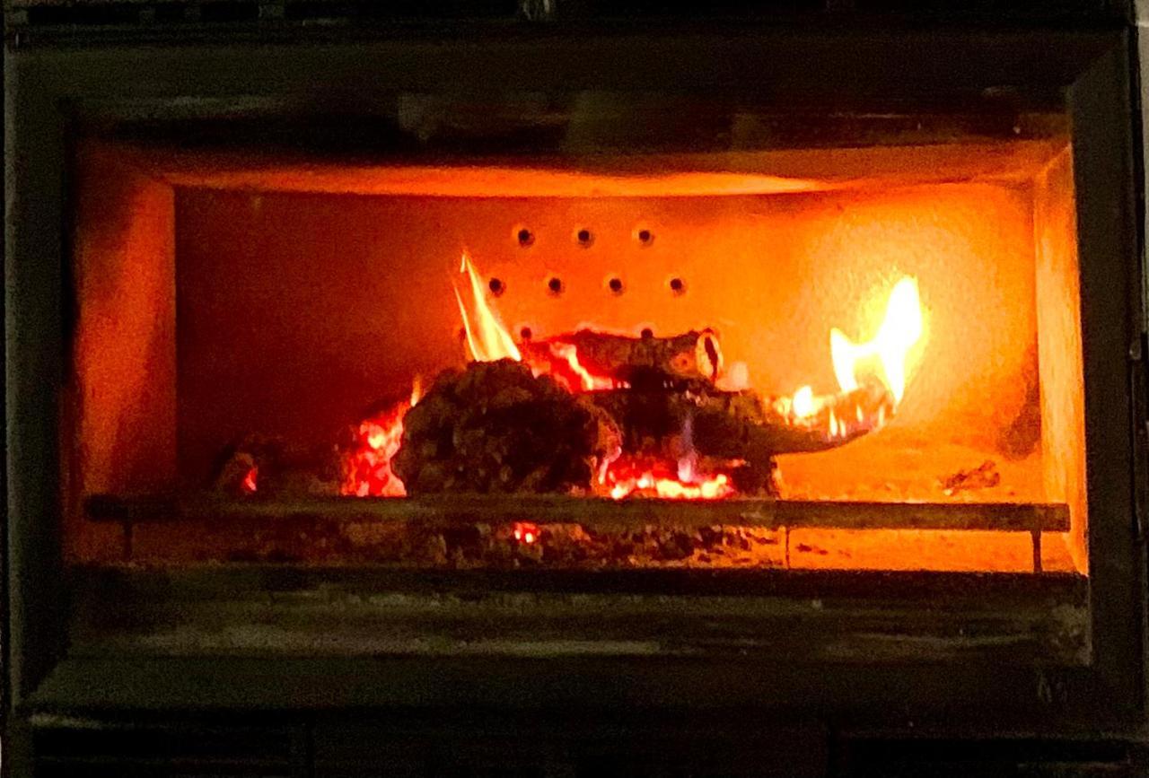 Alojamiento Con Amplio Salon Y Chimenea. Apartman Valverde  Kültér fotó